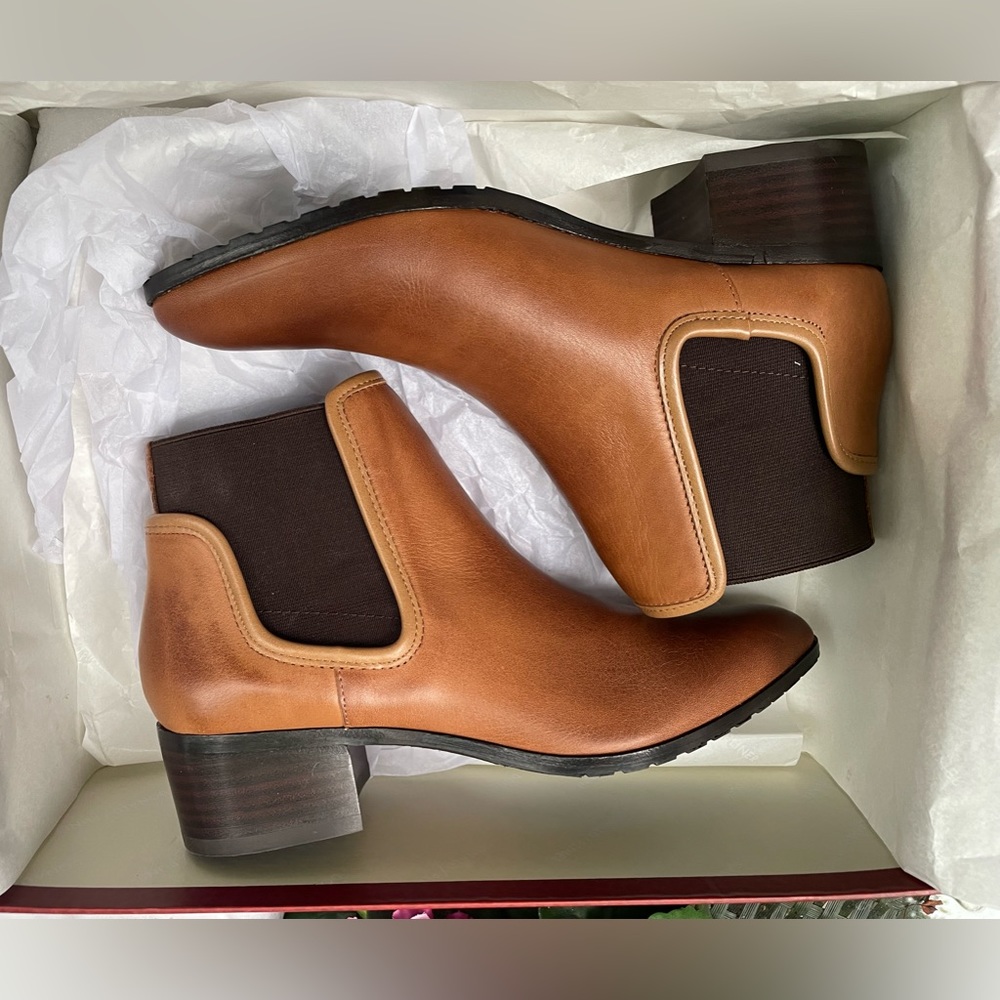 Donald Pliner Dyla Saddle Calf Chelsea Boots